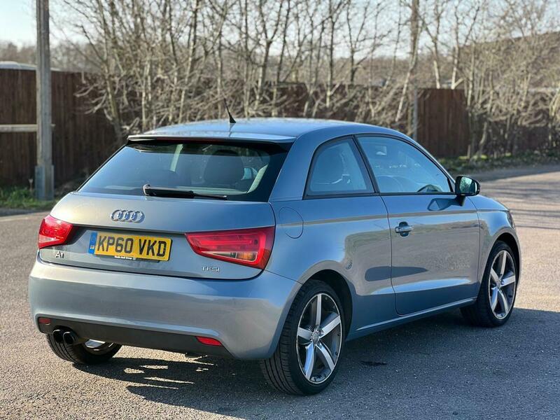 
								Audi A1 full									