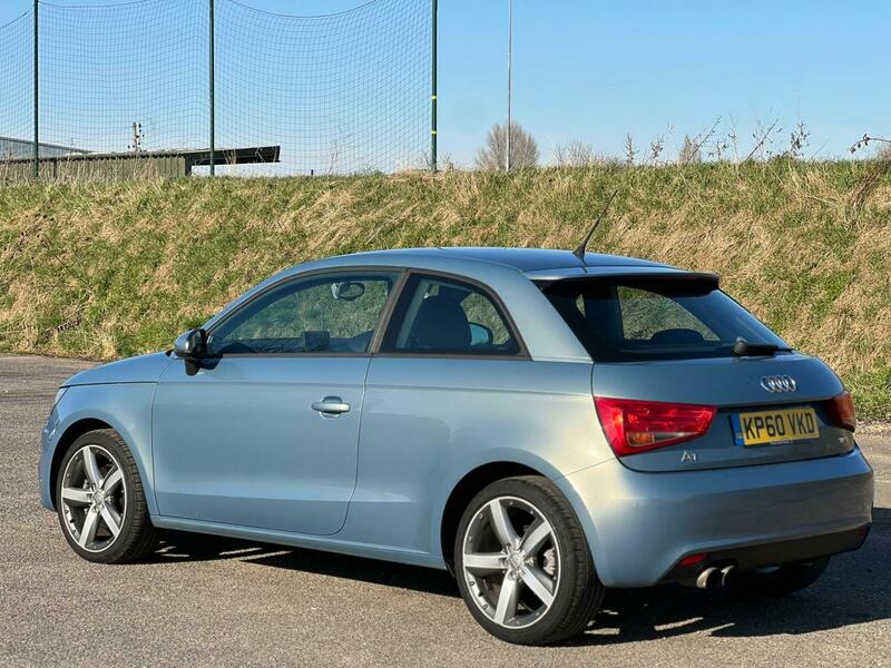 
								Audi A1 full									