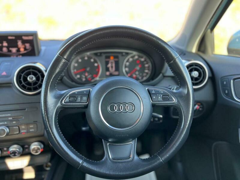 
								Audi A1 full									