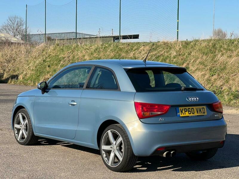 
								Audi A1 full									
