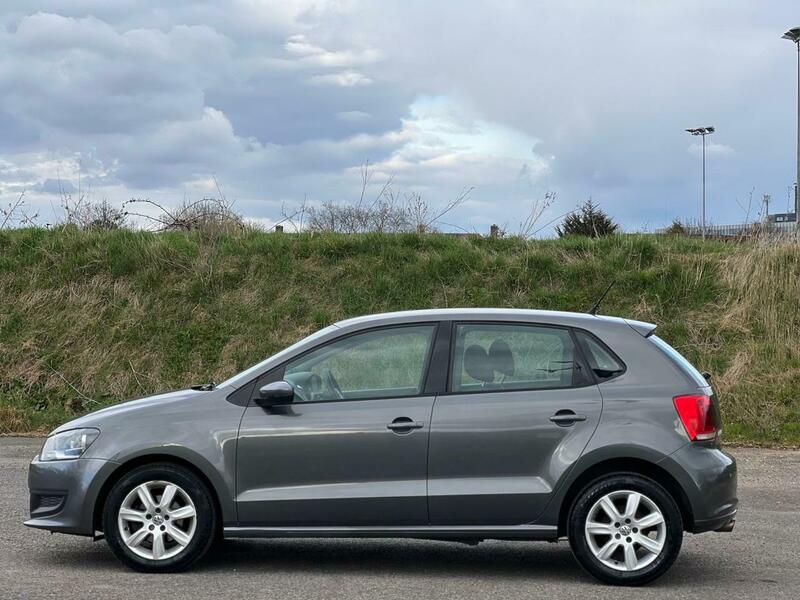 
								Volkswagen Polo full									