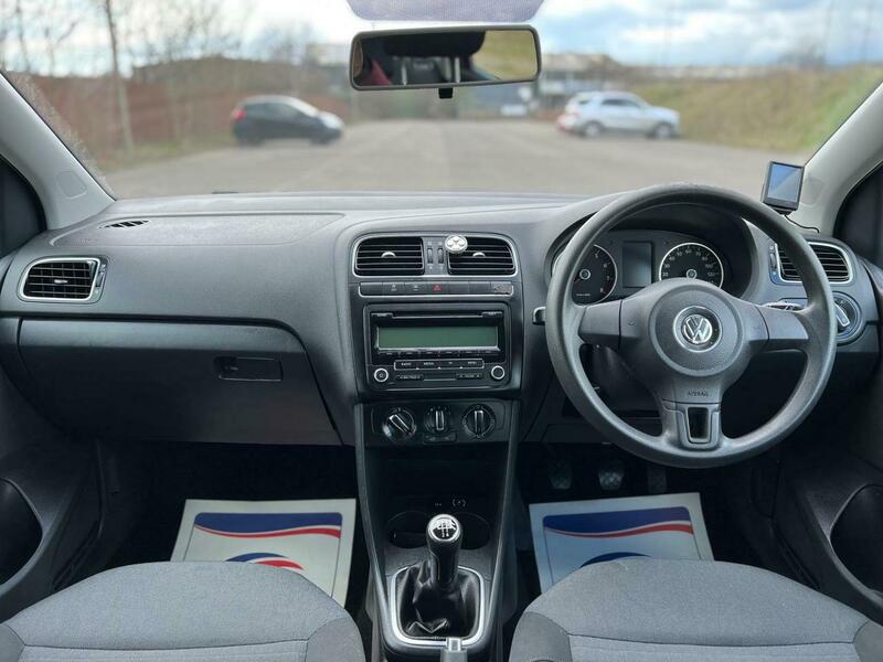 
								Volkswagen Polo full									