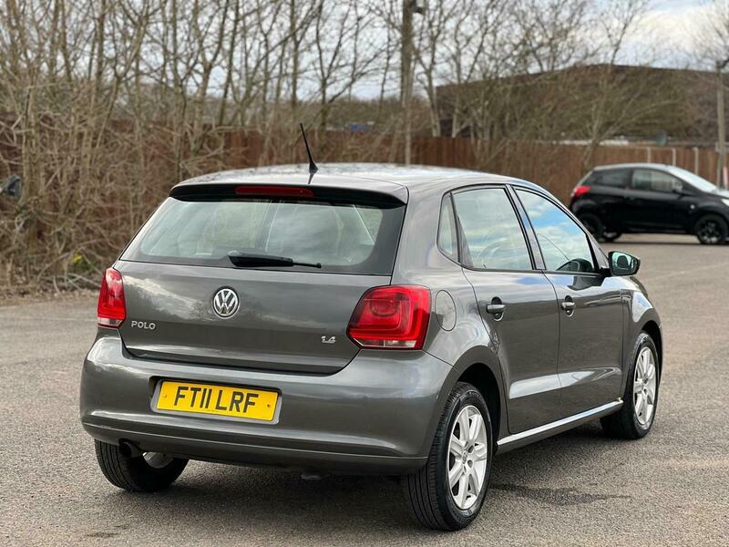 
								Volkswagen Polo full									