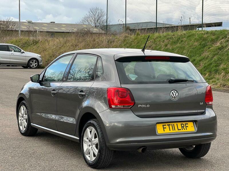 
								Volkswagen Polo full									