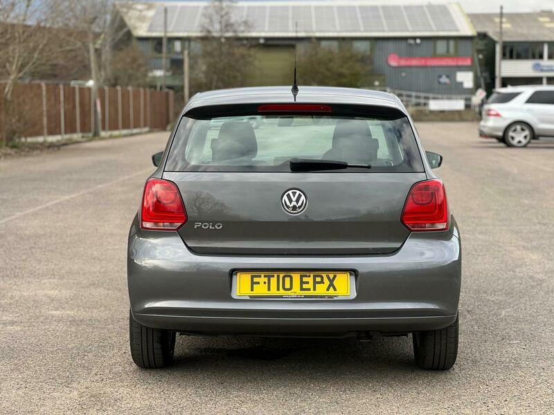 
								Volkswagen Polo full									