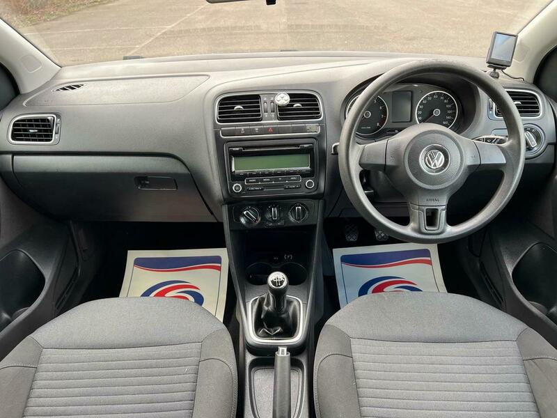 
								Volkswagen Polo full									