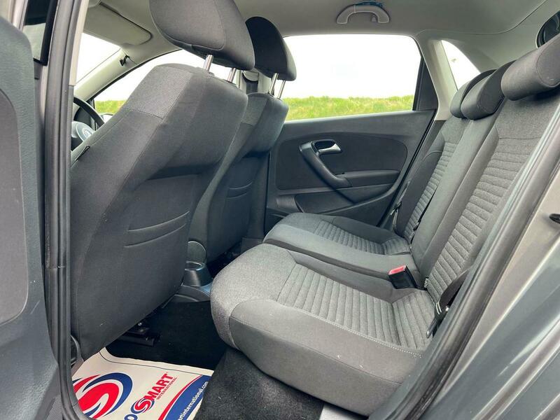 
								Volkswagen Polo full									