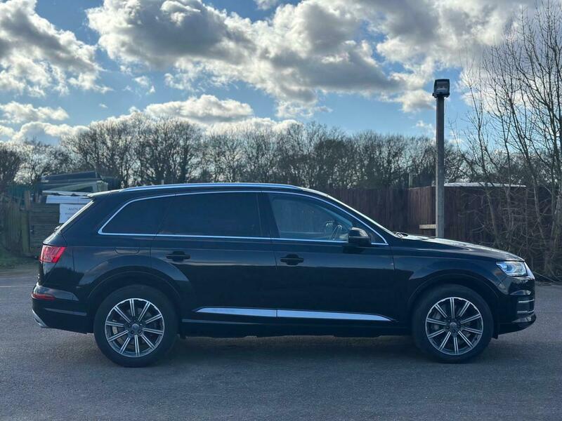 
								Audi Q7 2015 full									